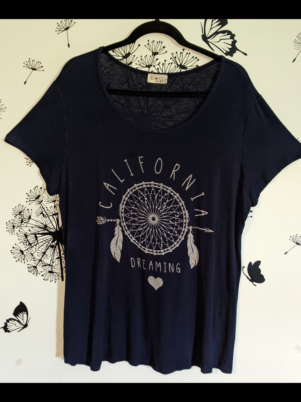 Free Kisses Navy California Dreaming Graphic Tee